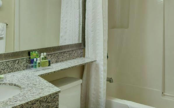 Thompson'S Best Value Inn & Suites Εξωτερικό φωτογραφία
